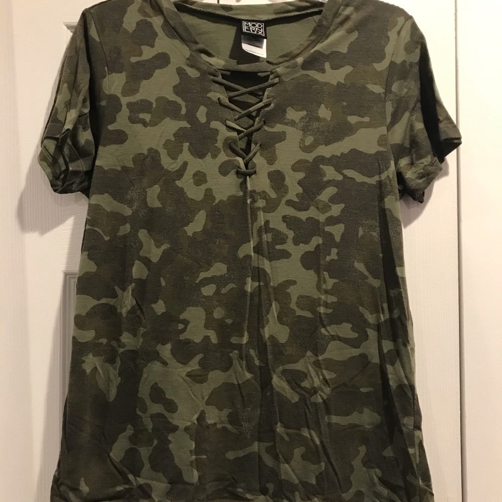 Women’s tee